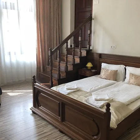 Apartment Mosoly